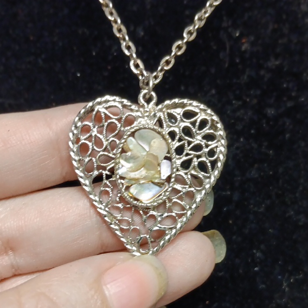 Elegant Silver Heart Abalone Shell Pendant Necklace